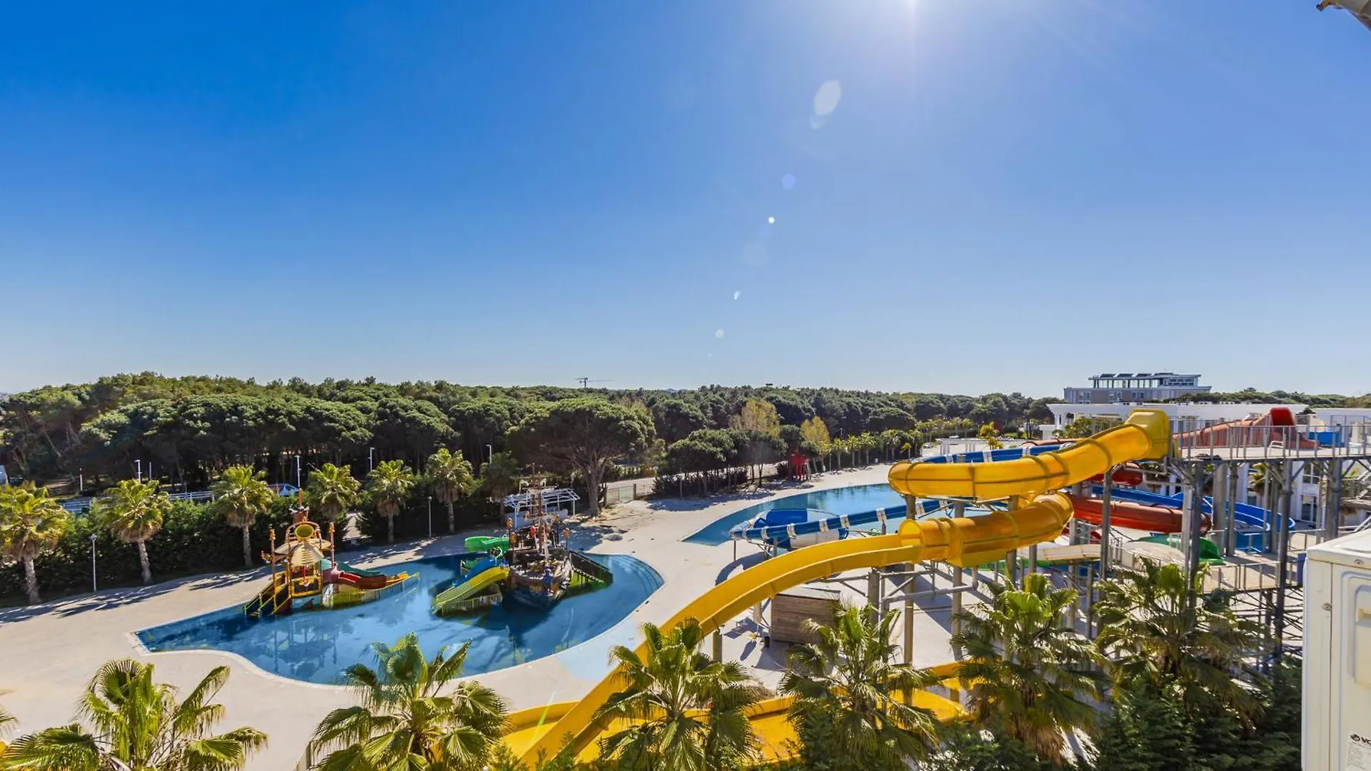 The Modern Beach Escape By Ps Golem  Appartement
