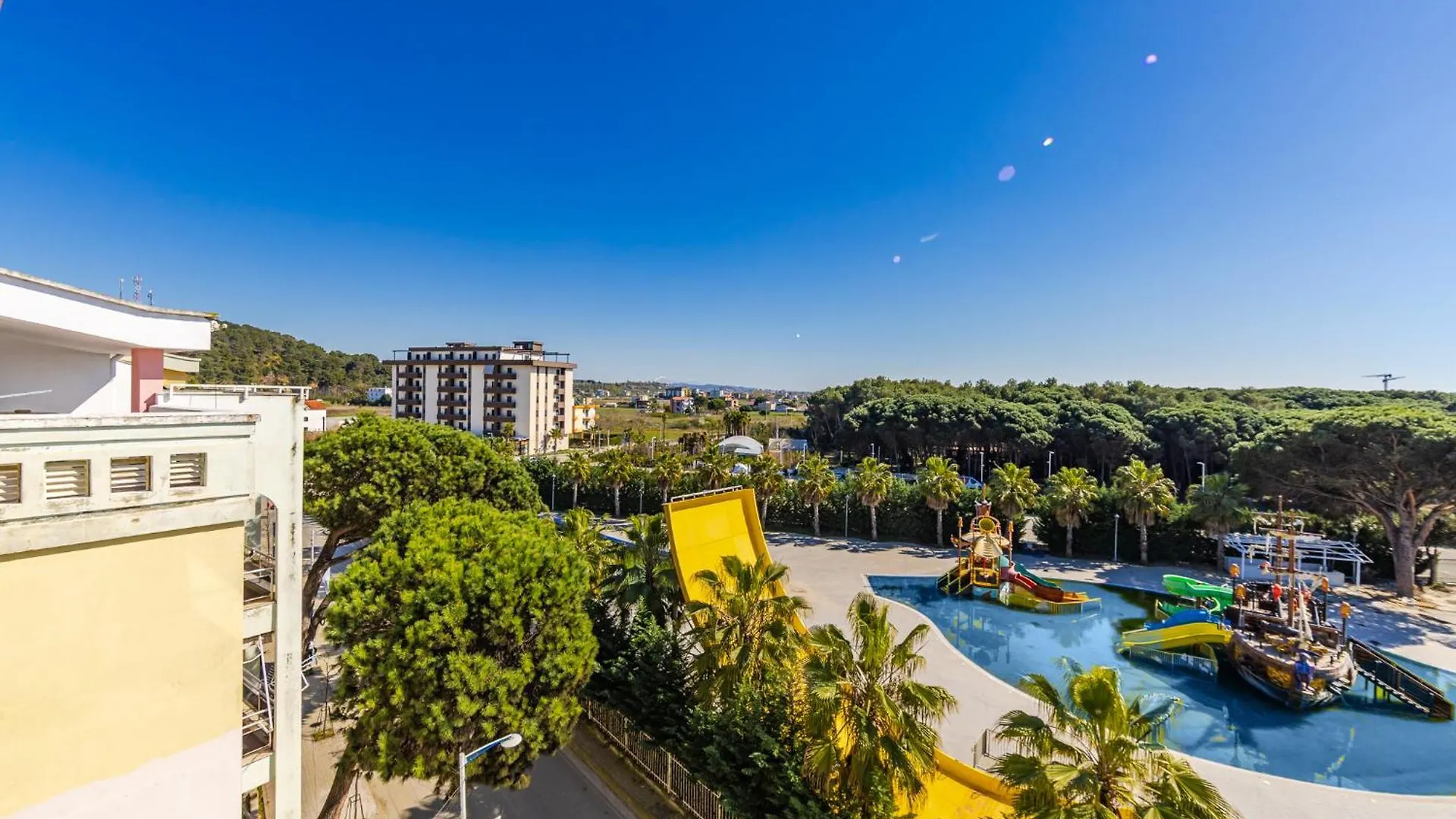 The Modern Beach Escape By Ps Golem  0*, Golem (Tirana) Albanië
